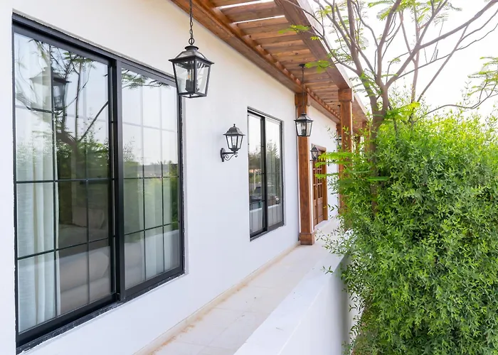 Al Junaidi Farm By Bridge Retreats