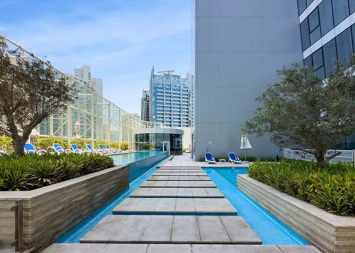 Designer 1Br Retreat With Stunning Canal View